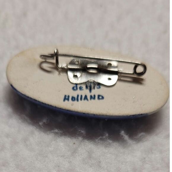Handmade Delft Holland Dutch Windmill Pin Brooch Vtg Porcelain Oval Blue White - Picture 5 of 7